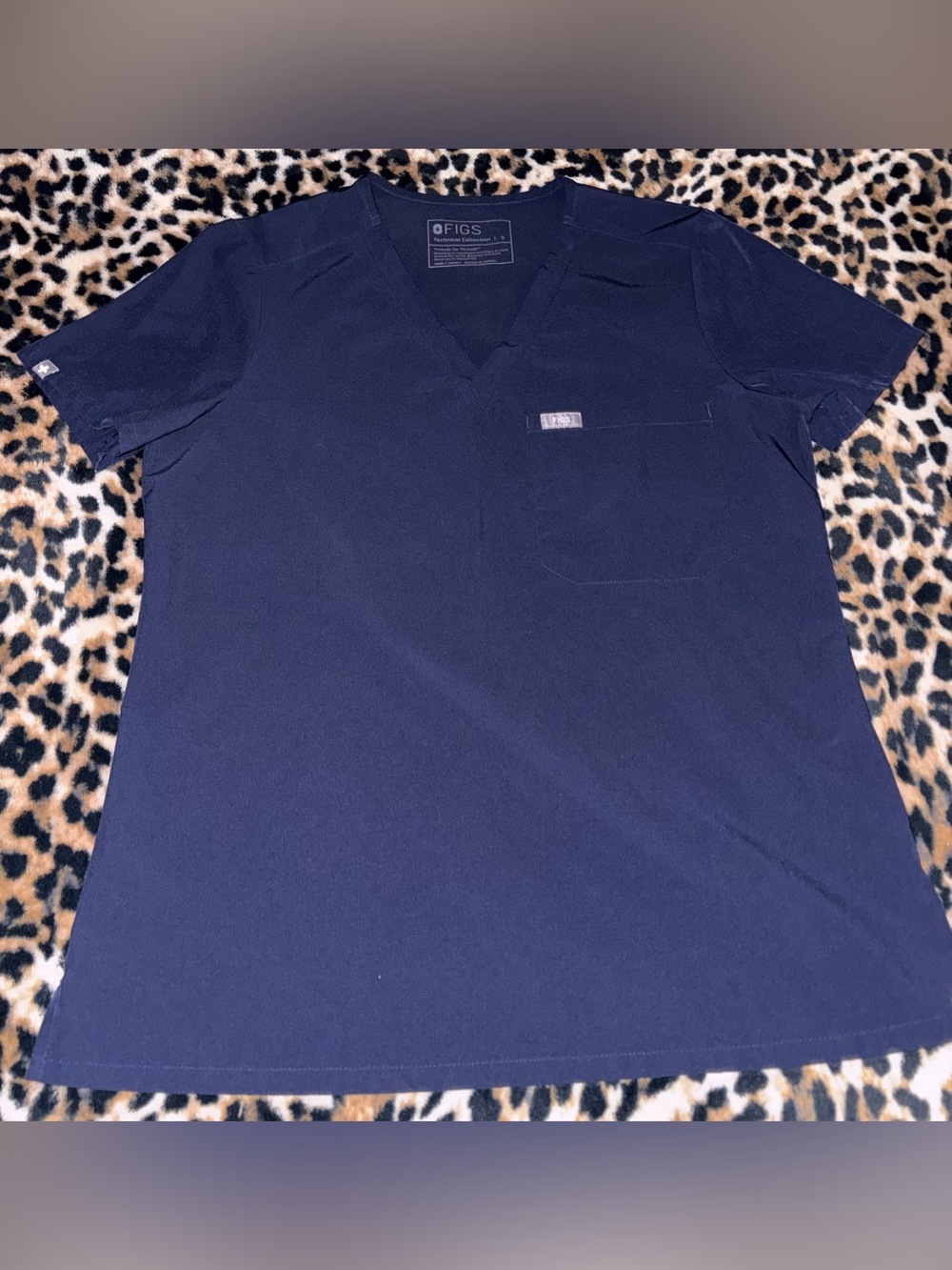 FIGS Women’s Small Navy Flex Material Catarina Scrub Top PO# 3905